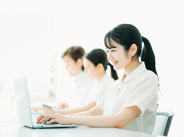 nursing assistant vs caregiver 01